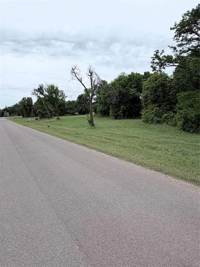 Photo 5 — 8202 Autumn Blaze, Blanchard, OK 73010