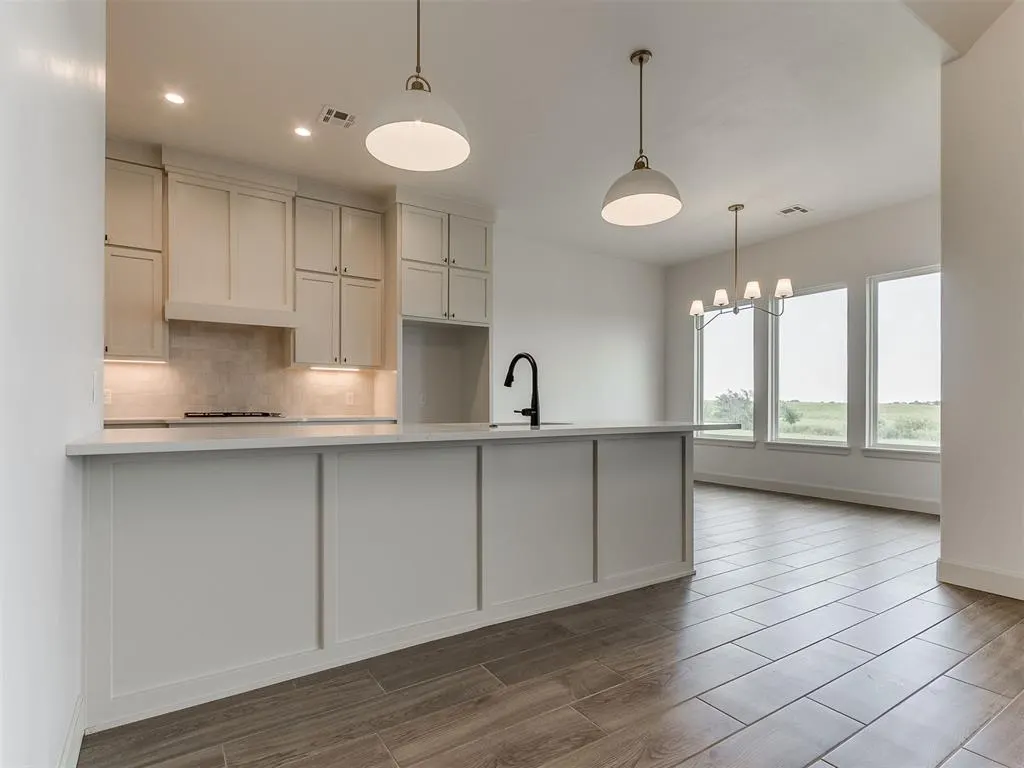 Photo 9 — 9100 Avington Way, Guthrie, OK 73044