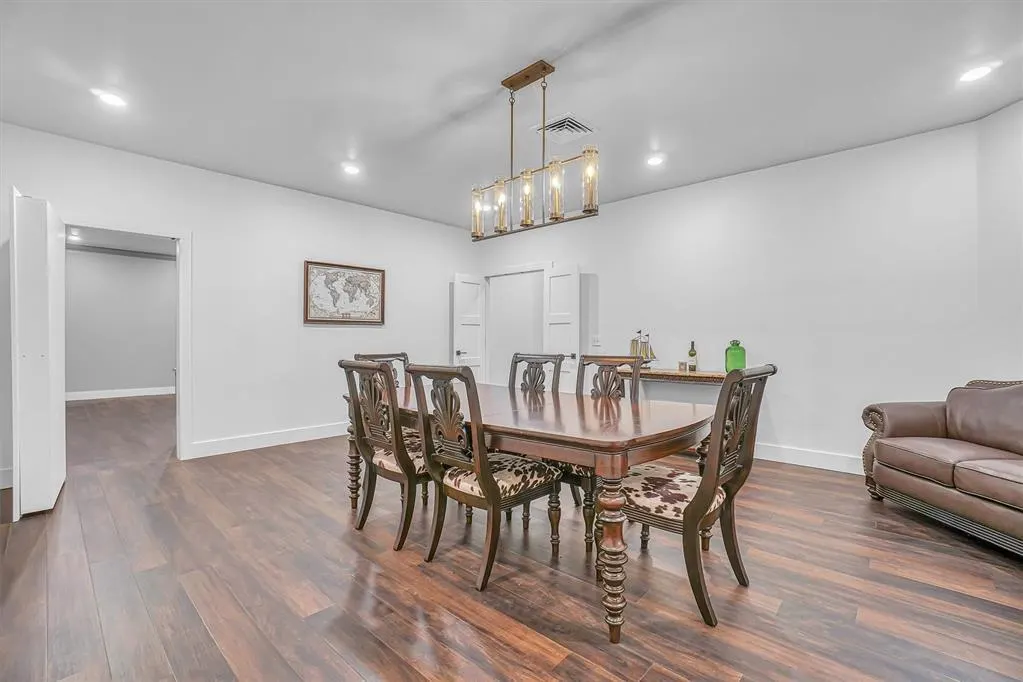Photo 20 — 216 W Broadway Avenue, Elk City, OK 73644