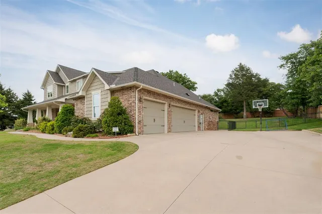 Photo 3 — 10408 Berrywood Drive, Oklahoma City, OK 73151