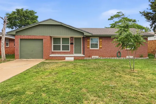 Front exterior — 1003 Asalee Street, Altus, OK 73521