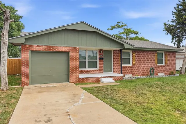 Photo 2 — 1003 Asalee Street, Altus, OK 73521