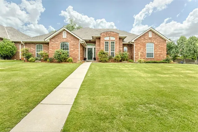 Front exterior — 14013 Pecan Hollow Terrace, Edmond, OK 73013