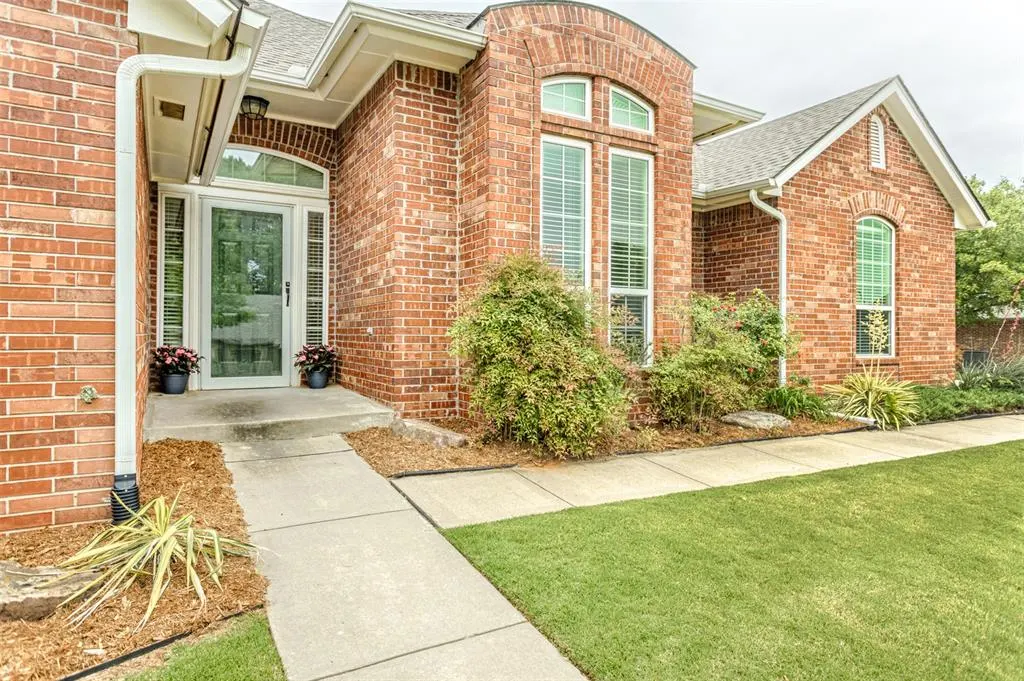 Photo 3 — 14013 Pecan Hollow Terrace, Edmond, OK 73013