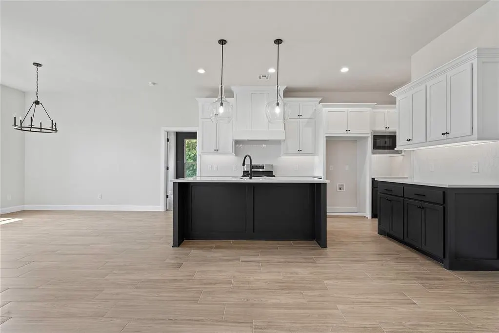 Photo 9 — 622 Canyon Drive, Ardmore, OK 73401