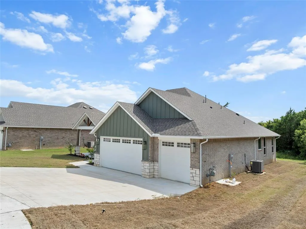 Photo 33 — 622 Canyon Drive, Ardmore, OK 73401
