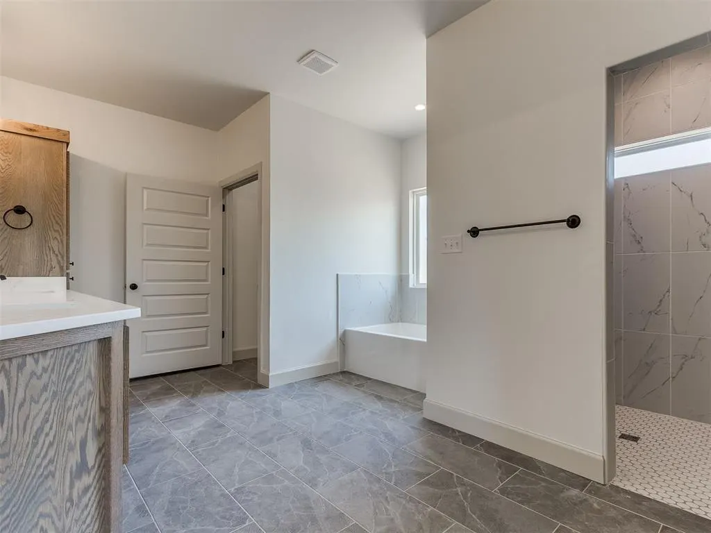 Photo 21 — 8979 Avington Way, Guthrie, OK 73044