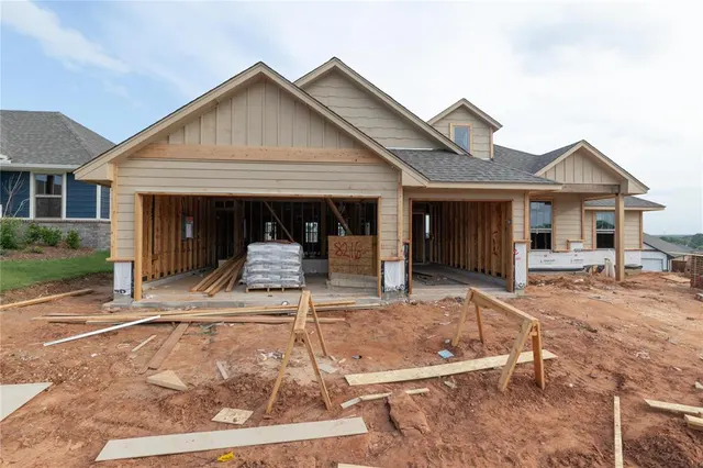 Photo 7 — 8216 Mountain Oak Drive, Edmond, OK 73034