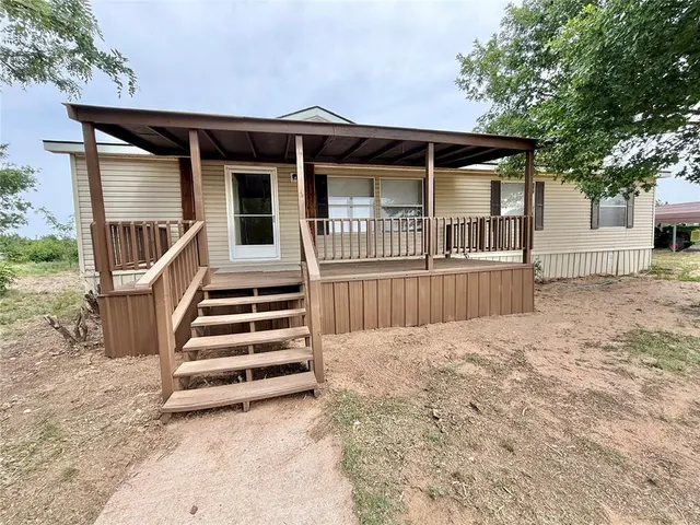 Photo 5 — 20575 E County Road 156 Road, Blair, OK 73526