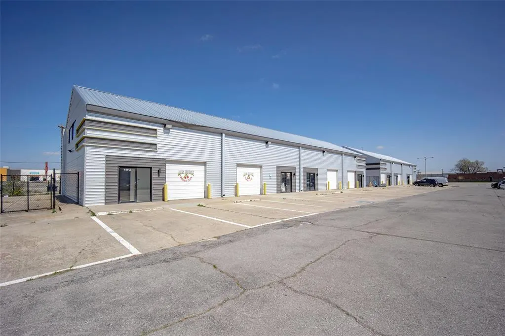 Photo 5 — 4401 SW 3rd Street, Oklahoma City, OK 73108