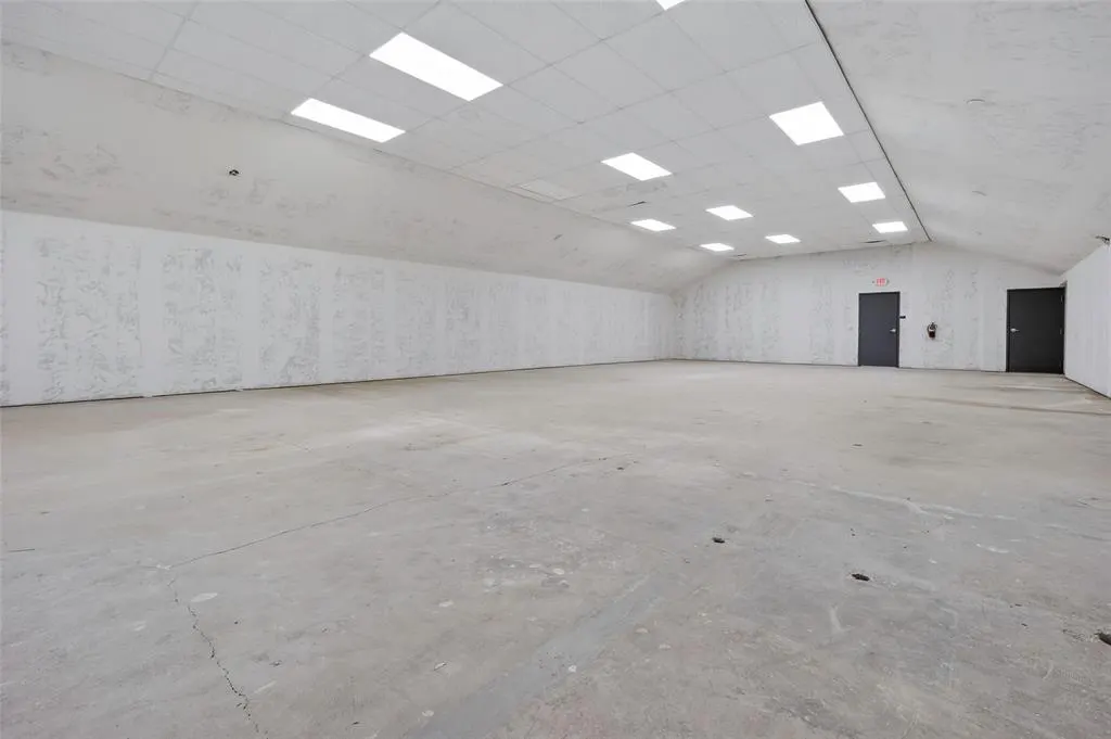 Photo 12 — 4401 SW 3rd Street, Oklahoma City, OK 73108