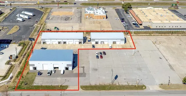 Photo 2 — 4401 SW 3rd Street, Oklahoma City, OK 73108