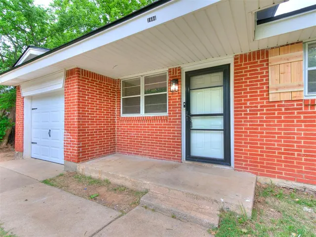 Photo 2 — 1604 Cynthia Drive, Midwest City, OK 73130