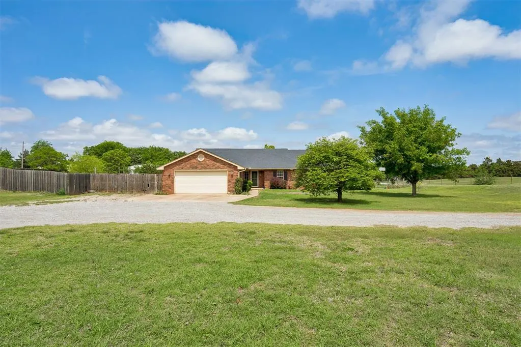 Photo 3 — 881 Moffat Road NW, Piedmont, OK 73078