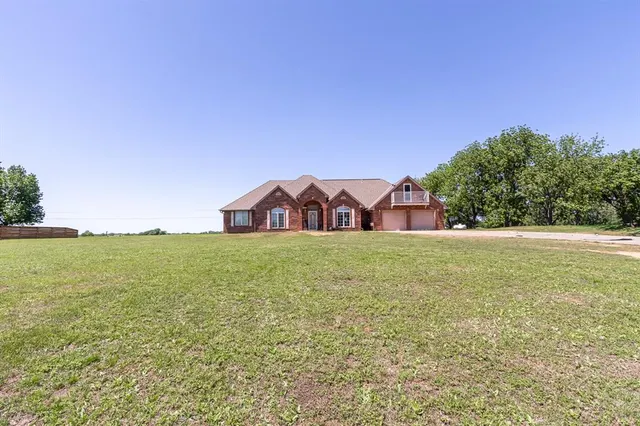 Front exterior — 420 Living Springs Trail, Washington, OK 73093