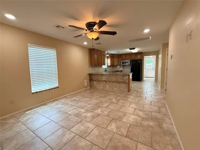 Photo 4 — 711 S Randall Avenue, Elk City, OK 73644