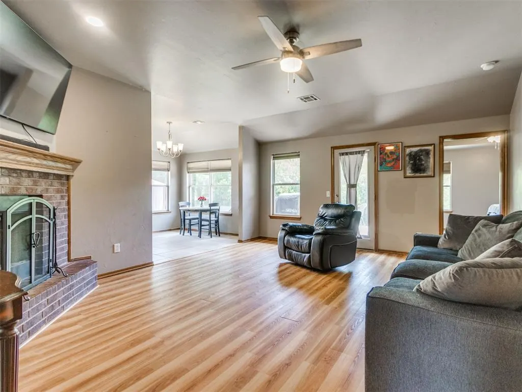 Photo 4 — 10900 S Timberline Drive, Norman, OK 73026