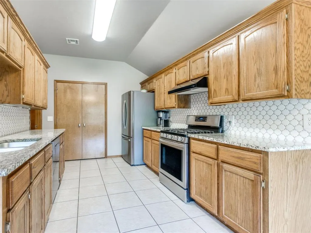Photo 11 — 10900 S Timberline Drive, Norman, OK 73026