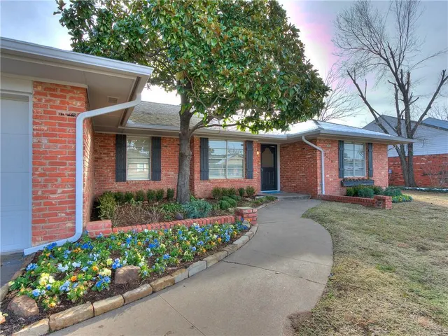 Photo 2 — 3608 Jim Robison Drive, Edmond, OK 73013