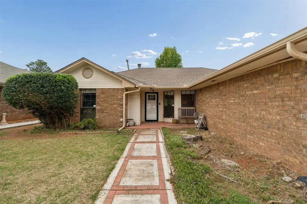 Photo 3 — 1708 Rocky Mountain Way, Edmond, OK 73003