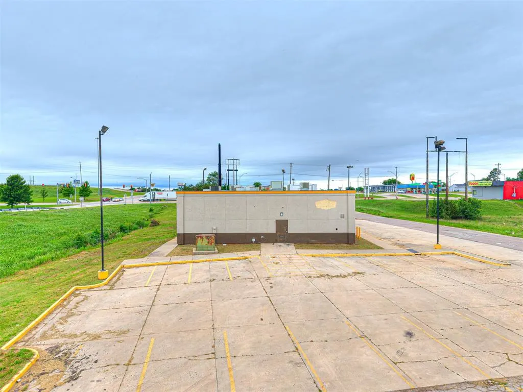 Photo 13 — 4903 N Harrison Street, Shawnee, OK 74804