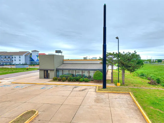 Photo 7 — 4903 N Harrison Street, Shawnee, OK 74804