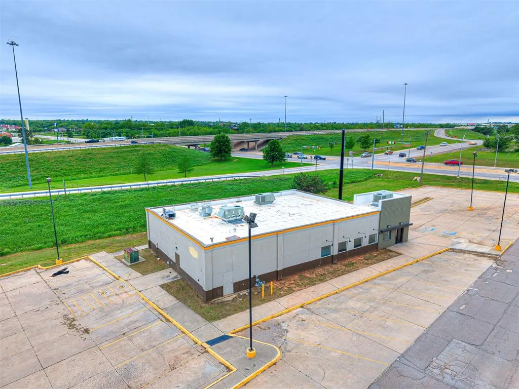 Photo 11 — 4903 N Harrison Street, Shawnee, OK 74804
