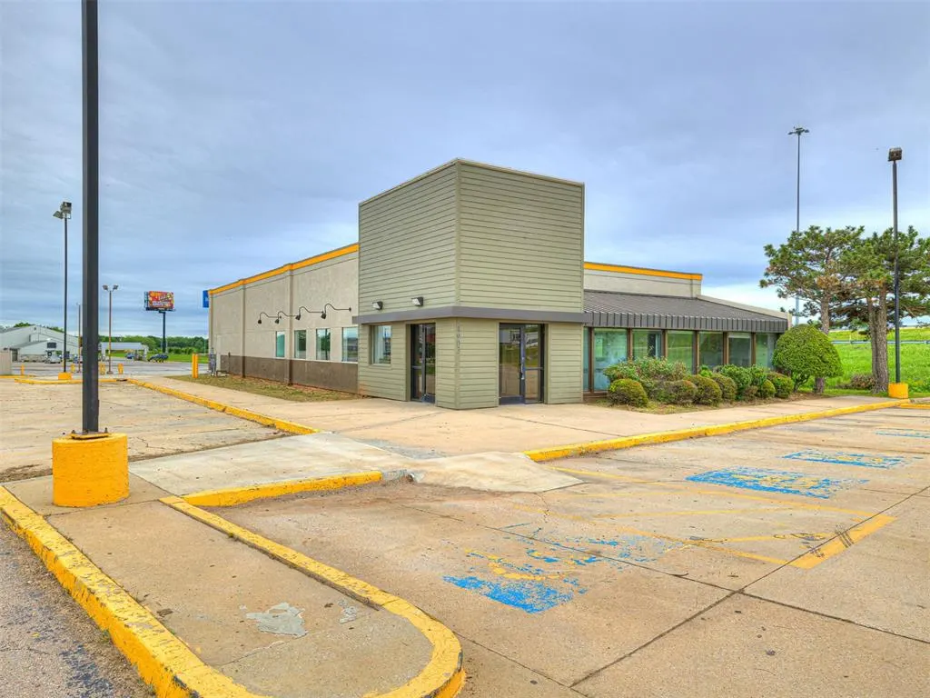 Photo 9 — 4903 N Harrison Street, Shawnee, OK 74804