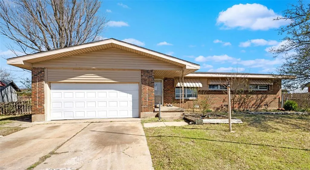 Front exterior — 2607 NW 46th Place, Lawton, OK 73505