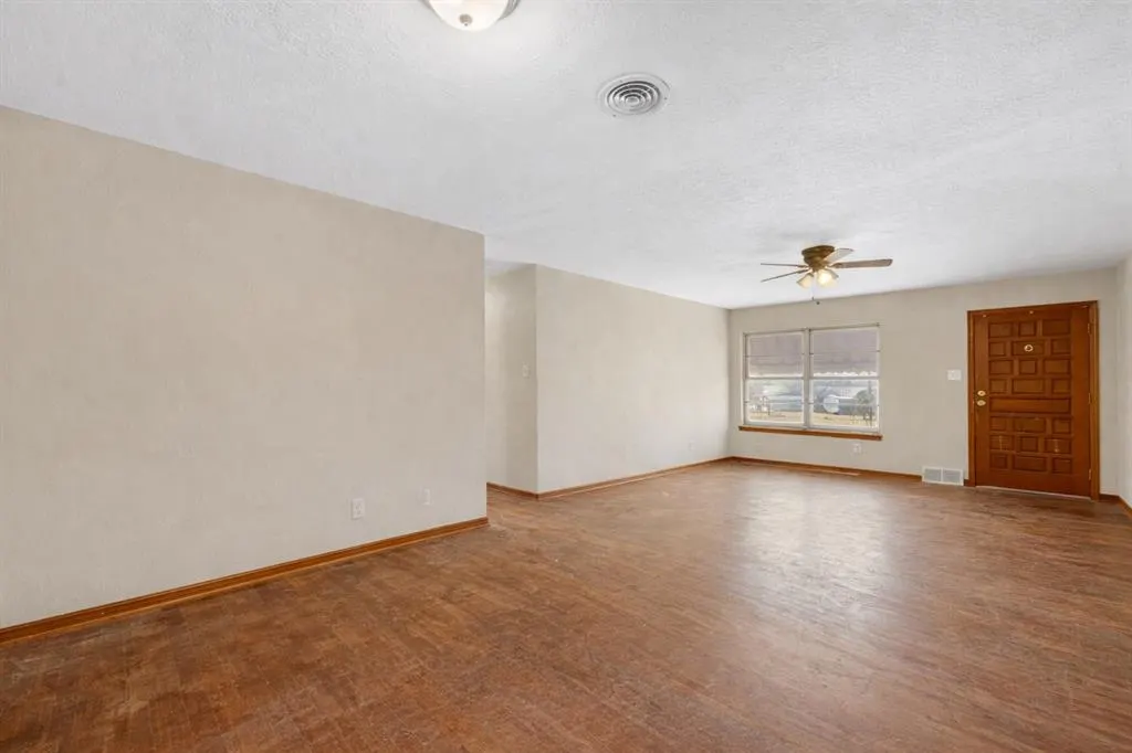 Photo 2 — 2607 NW 46th Place, Lawton, OK 73505