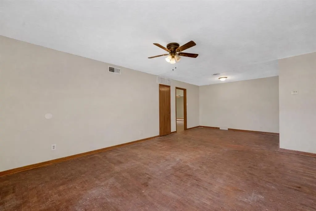 Photo 3 — 2607 NW 46th Place, Lawton, OK 73505