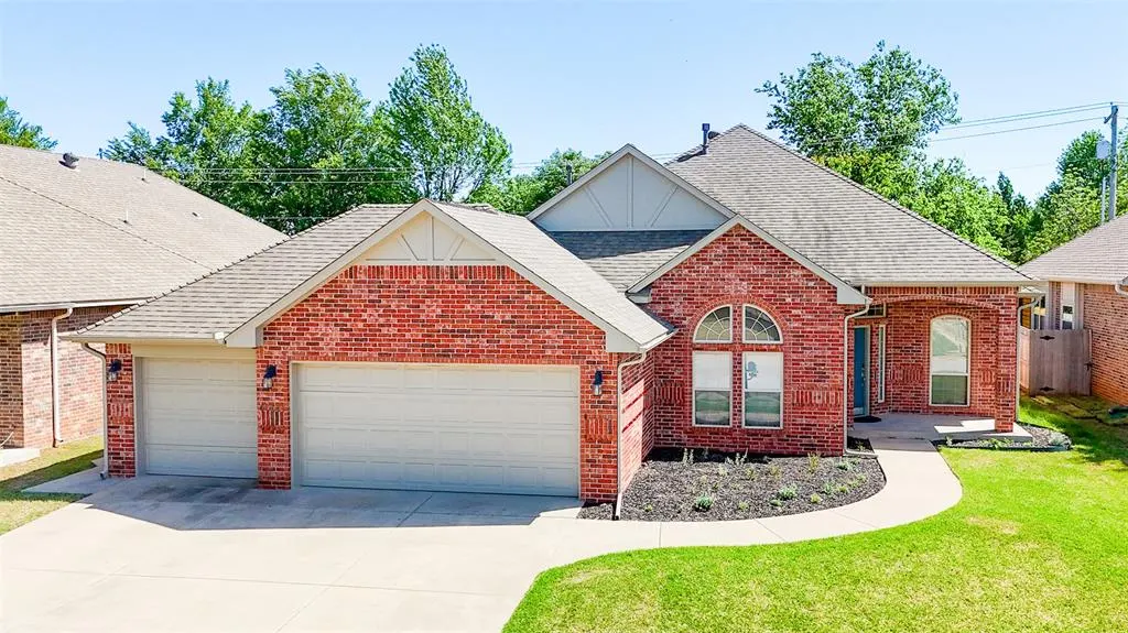 Front exterior — 2548 SW 141st Street, Oklahoma City, OK 73170