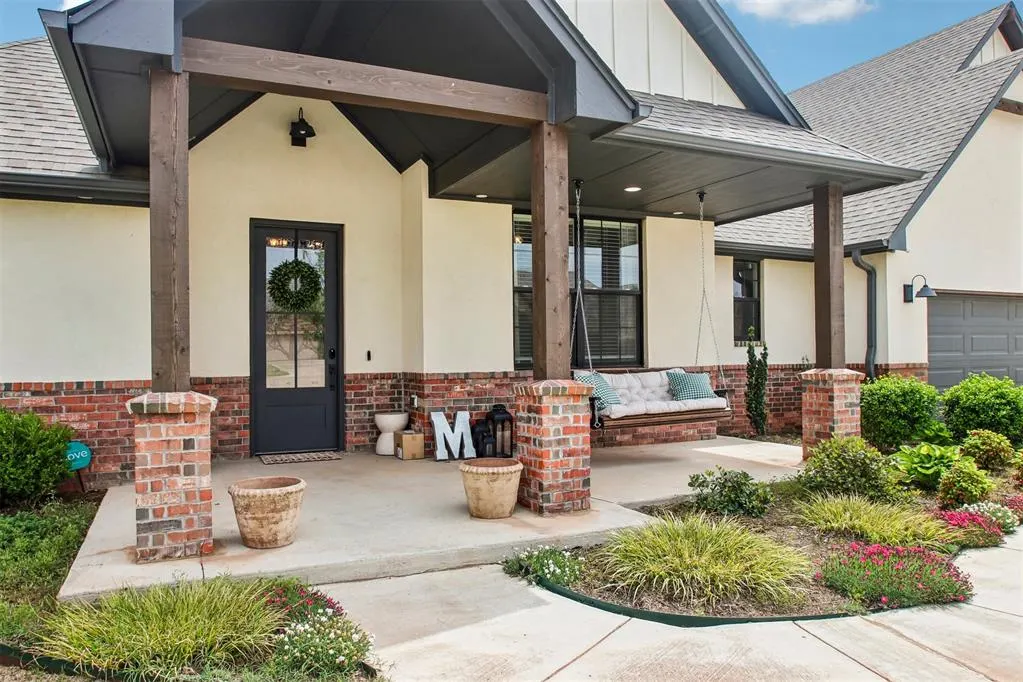 Photo 3 — 2208 W Earl Drive, Mustang, OK 73064