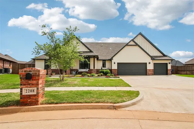 Photo 5 — 2208 W Earl Drive, Mustang, OK 73064