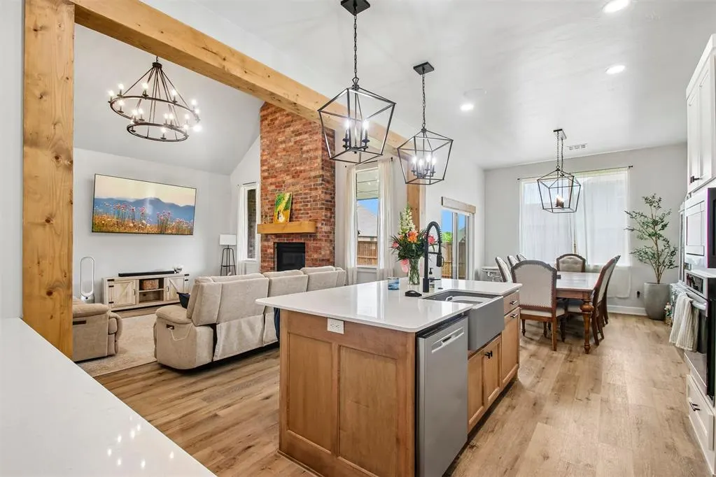 Photo 13 — 2208 W Earl Drive, Mustang, OK 73064