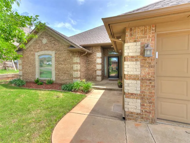 Photo 3 — 3224 SE 33rd Street, Oklahoma City, OK 73165