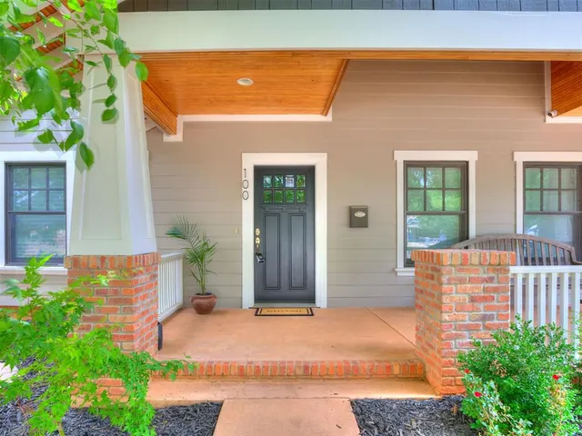 Front exterior — 100 NW 21st Street, Oklahoma City, OK 73103