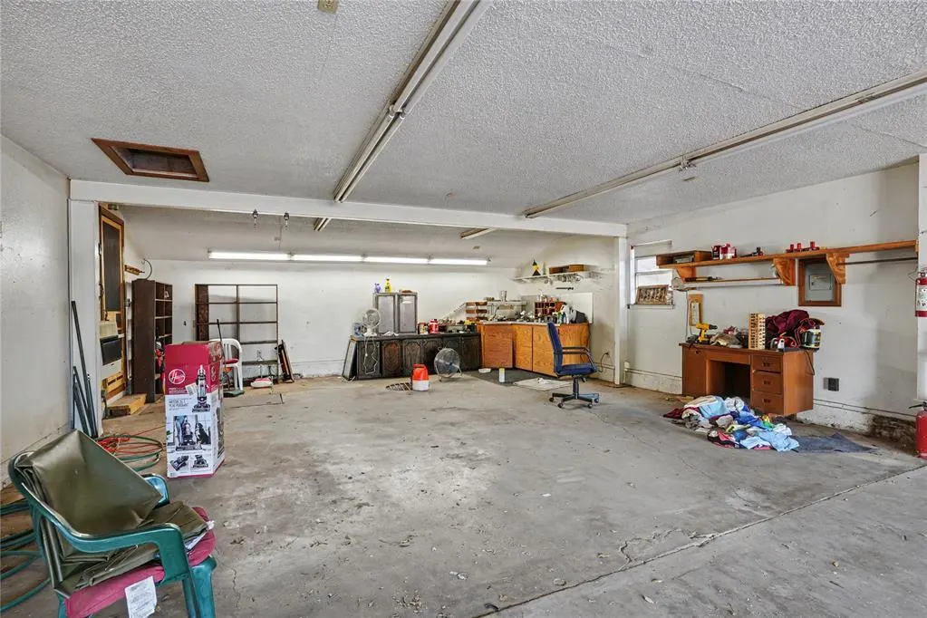 Photo 7 — 1221 Hickory Street, Altus, OK 73521