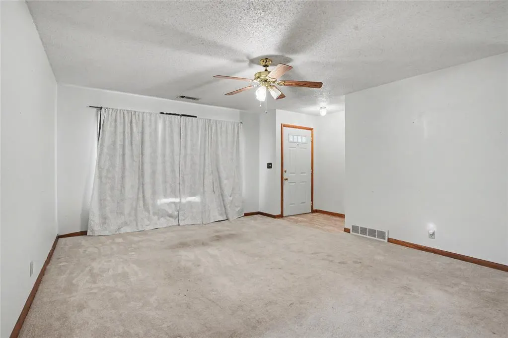 Photo 14 — 1221 Hickory Street, Altus, OK 73521