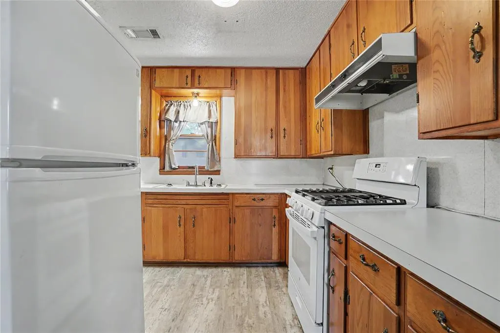 Photo 17 — 1221 Hickory Street, Altus, OK 73521
