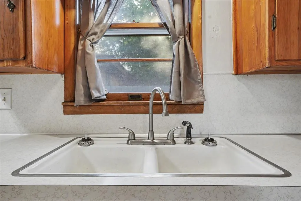 Photo 20 — 1221 Hickory Street, Altus, OK 73521