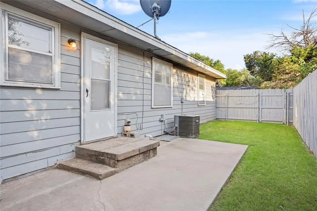 Photo 37 — 1221 Hickory Street, Altus, OK 73521