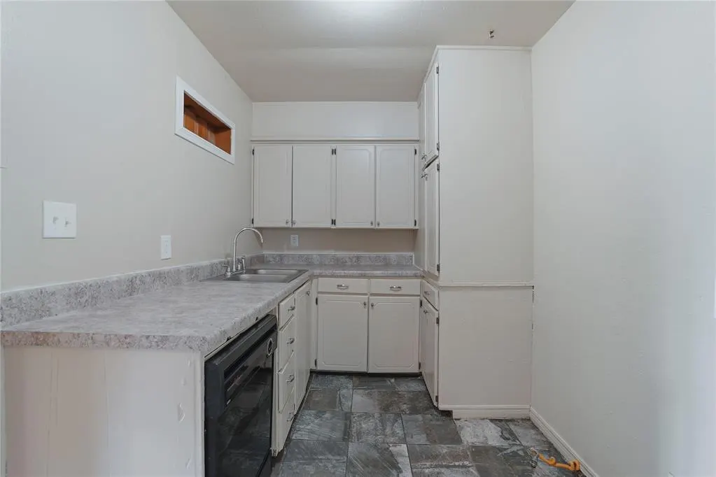 Photo 7 — 2933 NW 45th Street, Oklahoma City, OK 73112