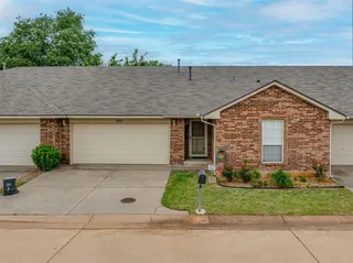 Sold home at 205 N Kelly Avenue