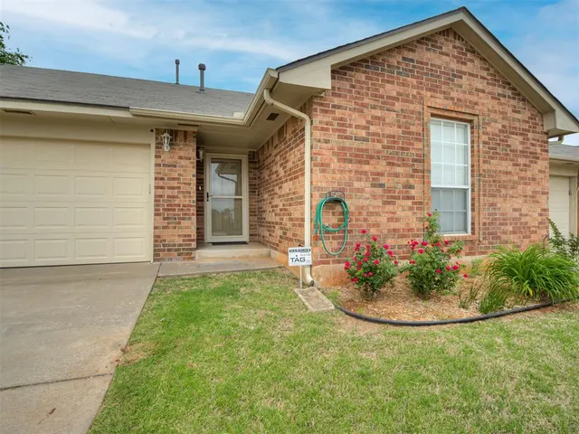 Photo 2 — 205 N Kelly Avenue, Edmond, OK 73003