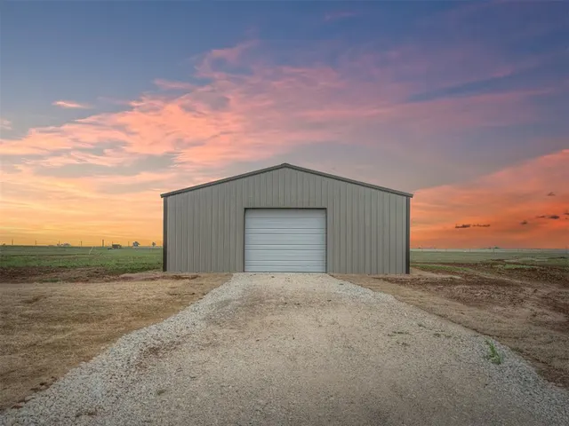 Photo 2 — 24949 Belmont Pass, Cashion, OK 73016