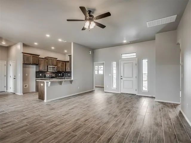 Photo 3 — 24949 Belmont Pass, Cashion, OK 73016