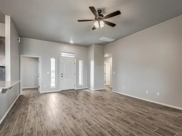 Photo 4 — 24949 Belmont Pass, Cashion, OK 73016