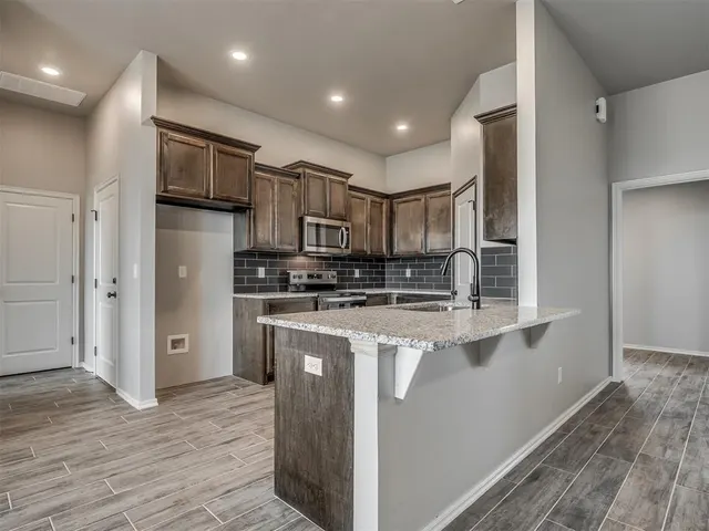 Photo 7 — 24949 Belmont Pass, Cashion, OK 73016
