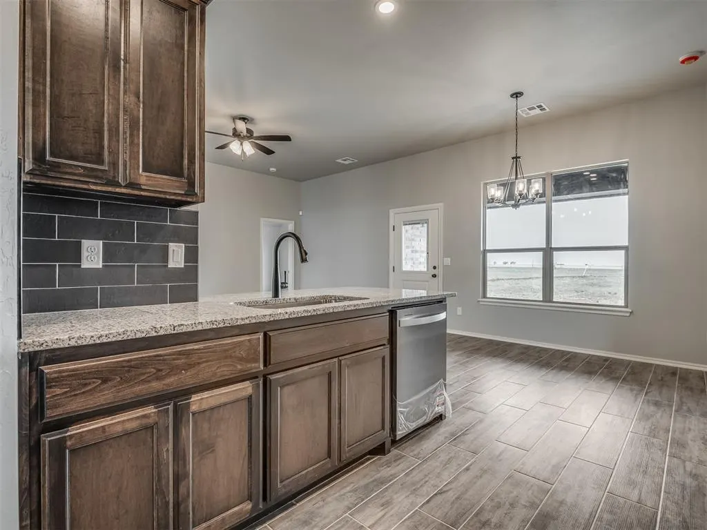 Photo 11 — 24949 Belmont Pass, Cashion, OK 73016
